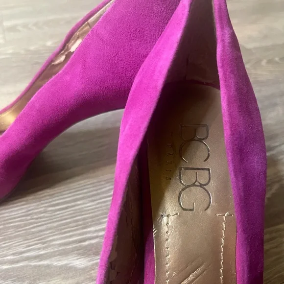 BCBG Fuchsia Heels - Picture 8 of 8
